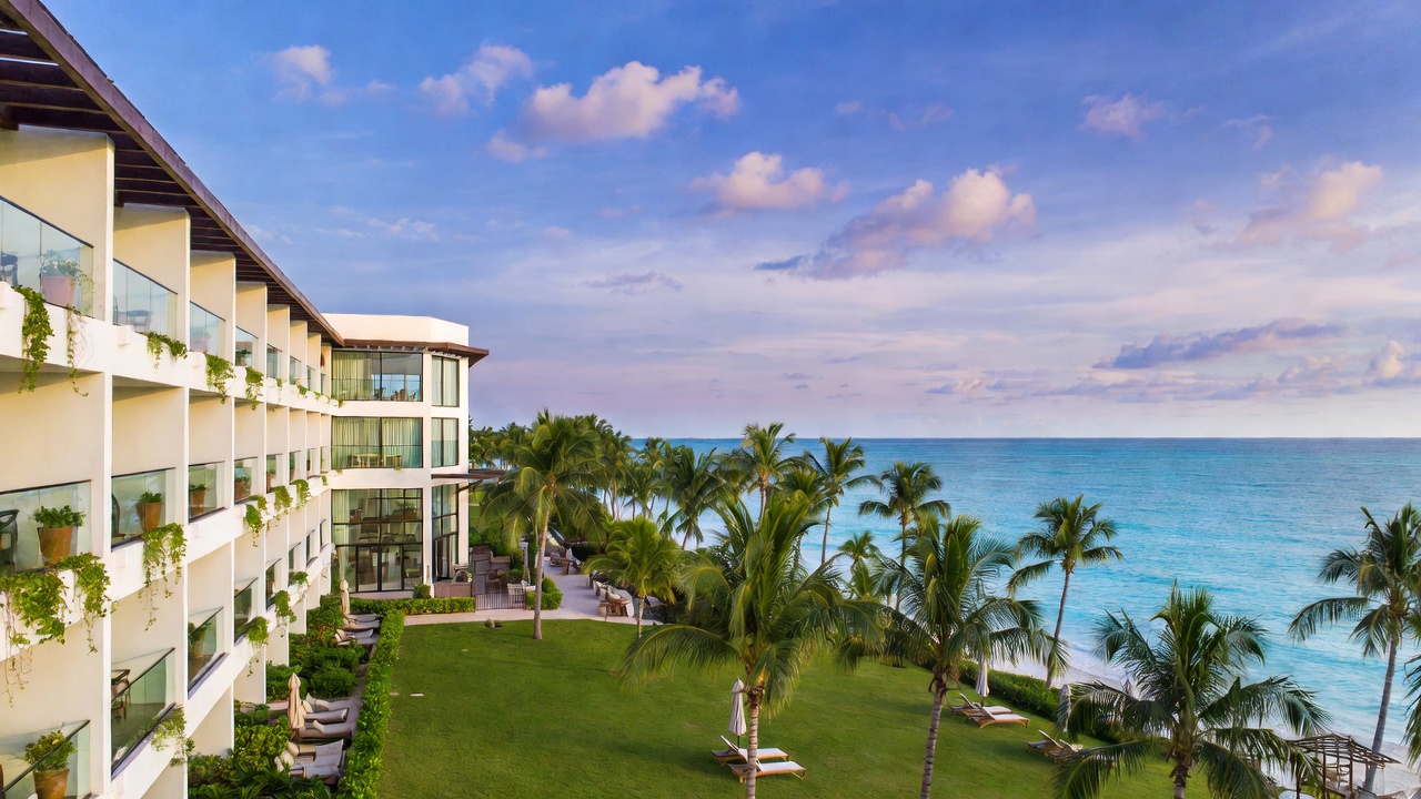 A Resort That Launched Hyatt's All-Inclusive Era Just Reopened — With a Secret 23-Seat Bar