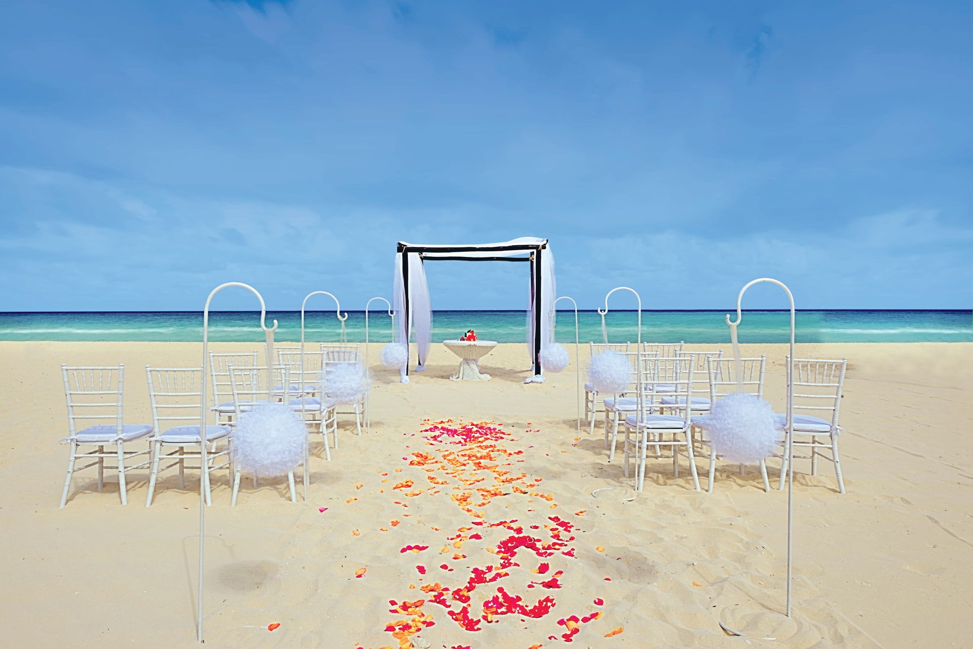 Resort exterior at Allegro Playacar