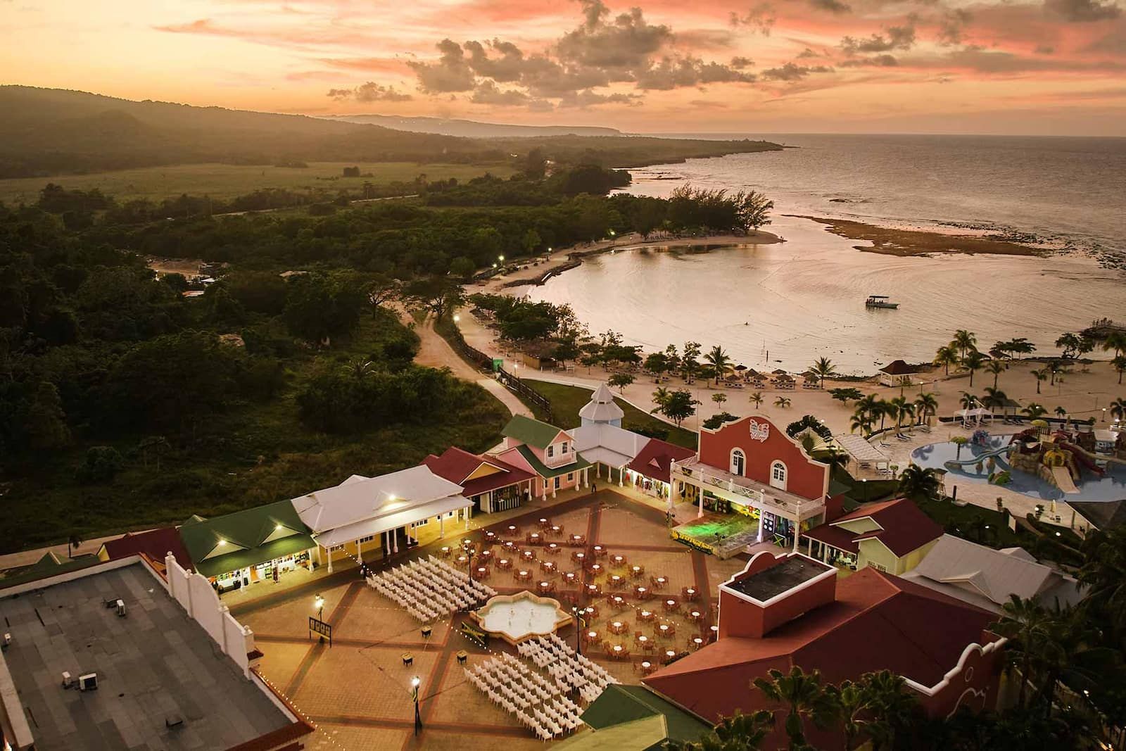 Bahia Principe Luxury Runaway Bay Exterior & Grounds
