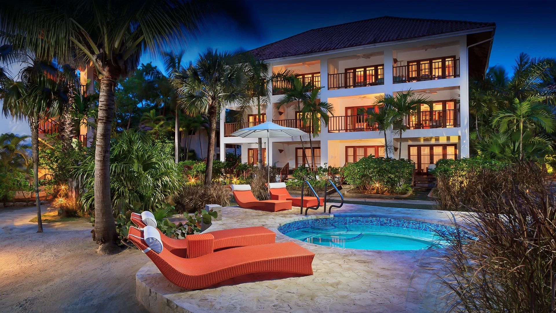 Swimming pool at Couples Swept Away
