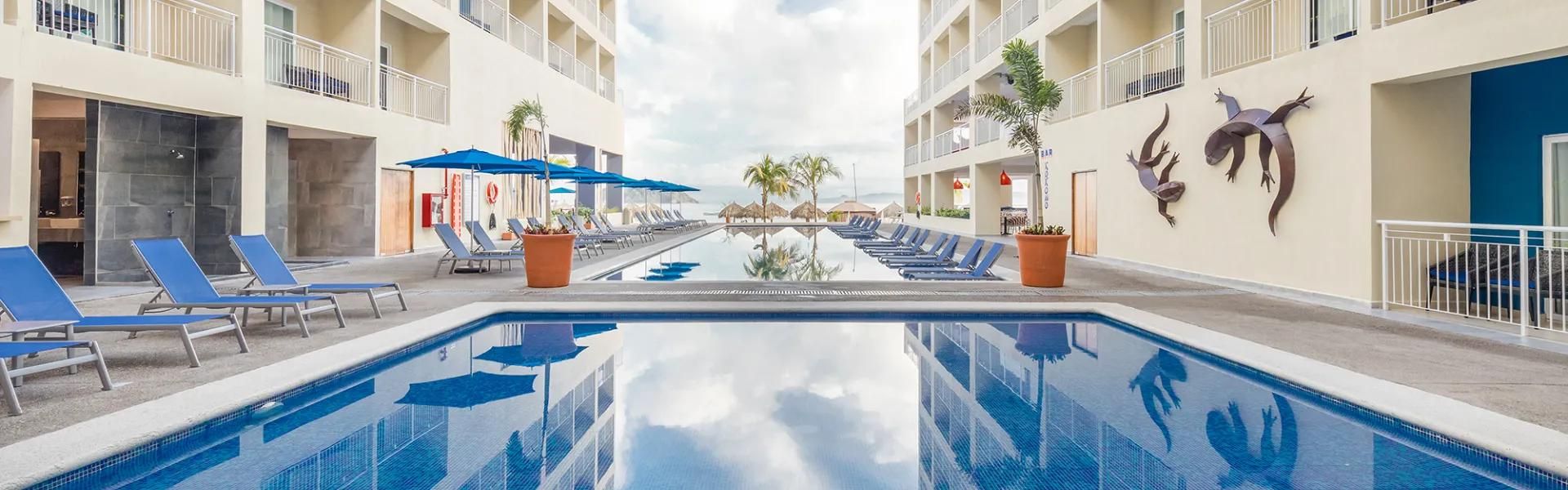 Decameron La Marina, Ramada All Inclusive Pools