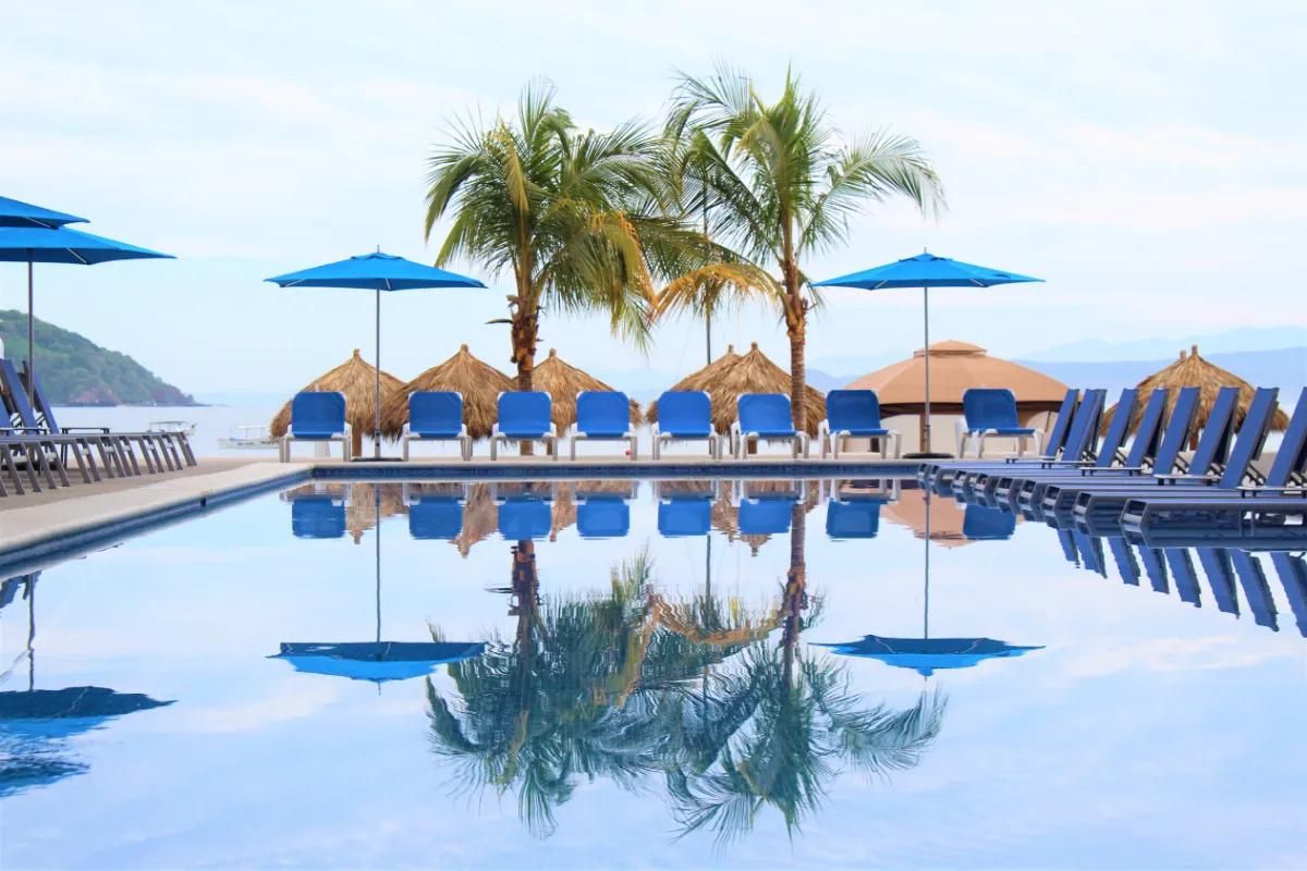 Decameron La Marina, Ramada All Inclusive Pools