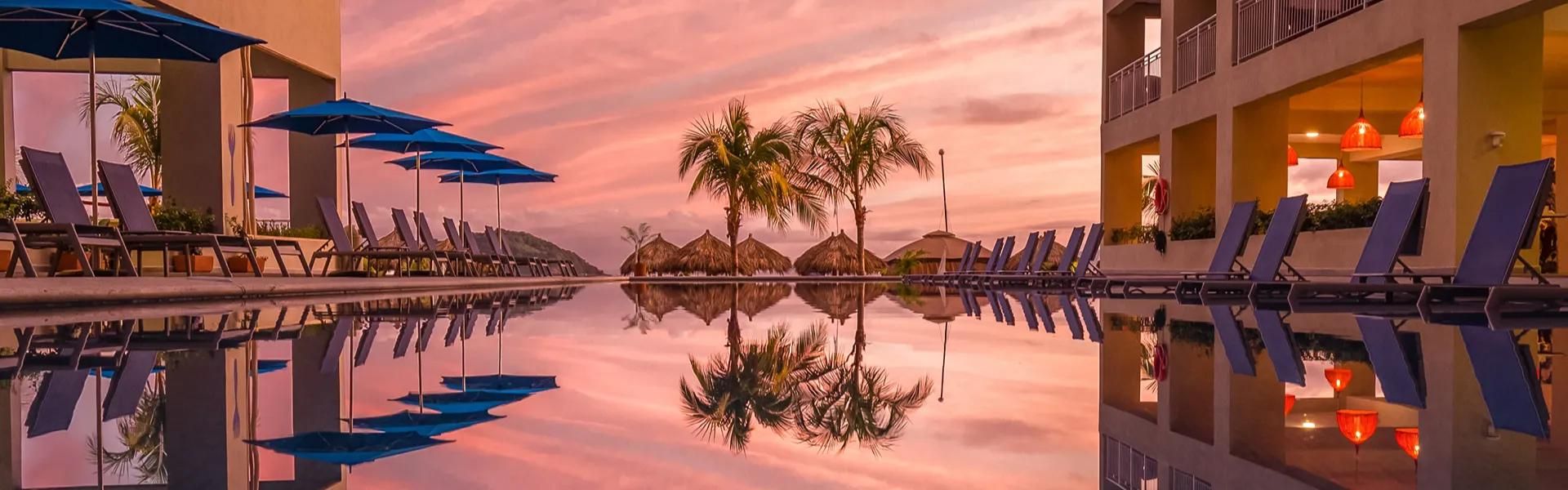 Decameron La Marina, Ramada All Inclusive Pools