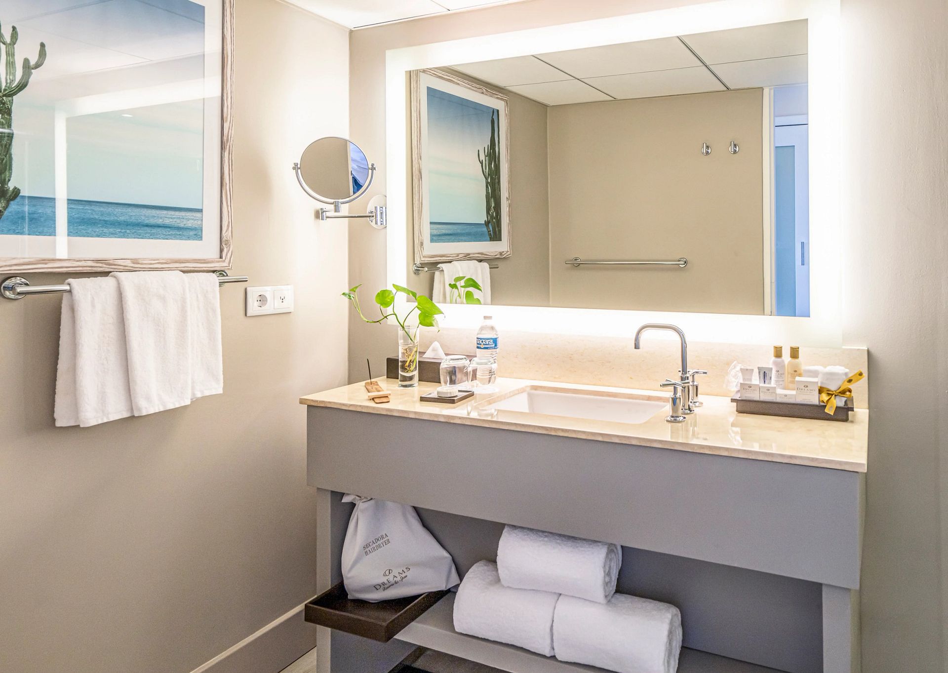 Guest room at Dreams Curaçao Resort, Spa & Casino