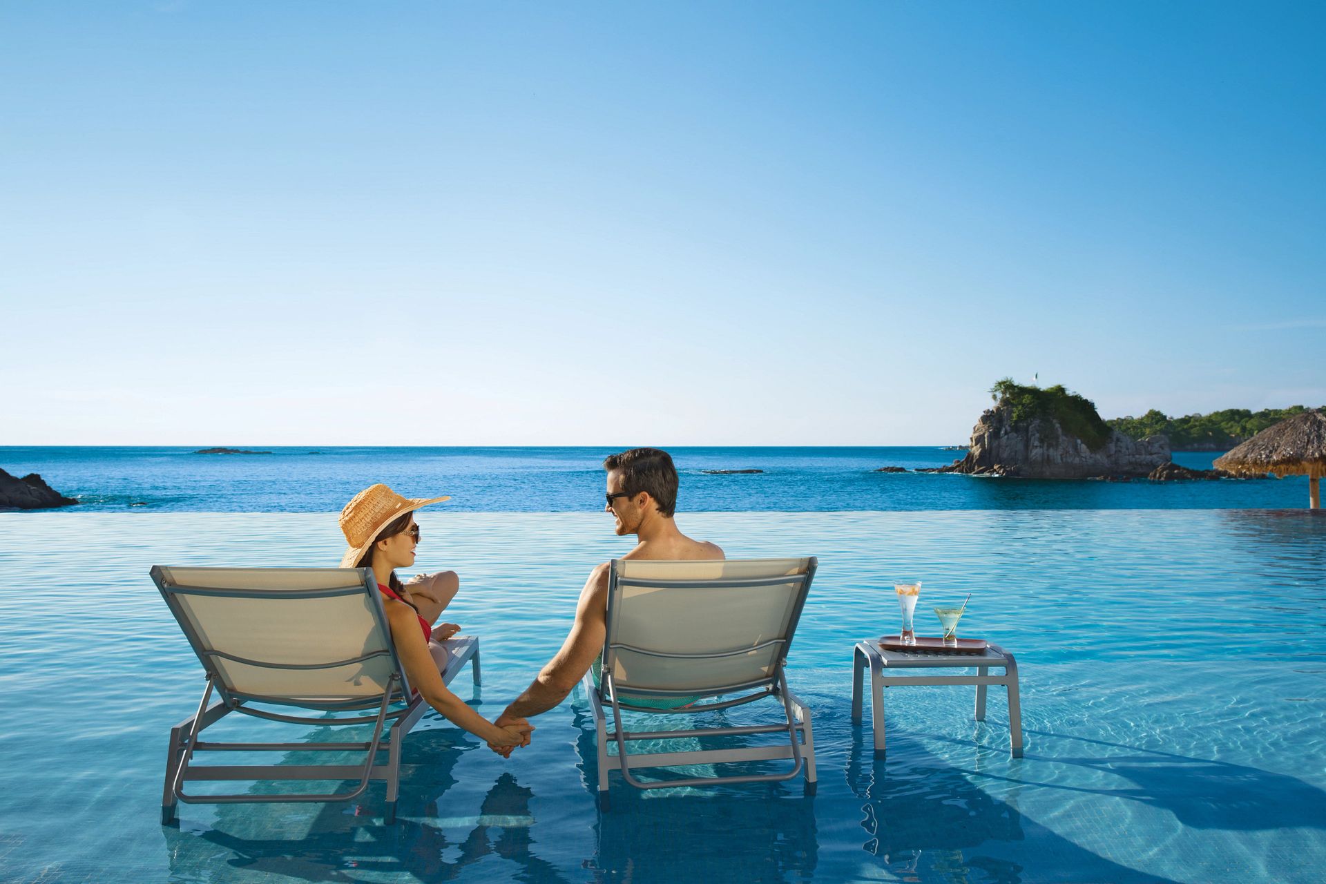 Swimming pool at Dreams Huatulco Resort & Spa