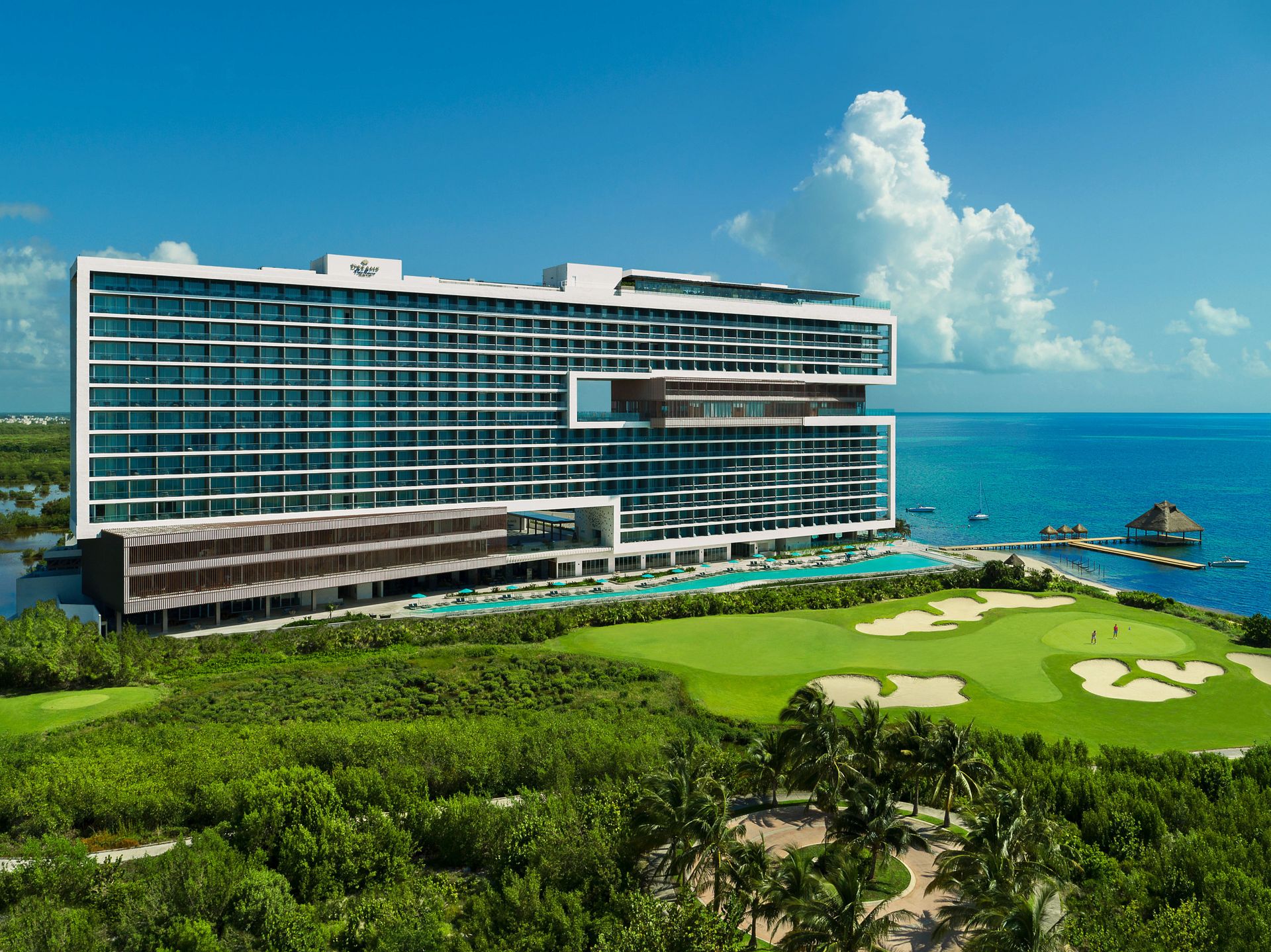 Resort exterior at Dreams Vista Cancun Golf & Spa Resort