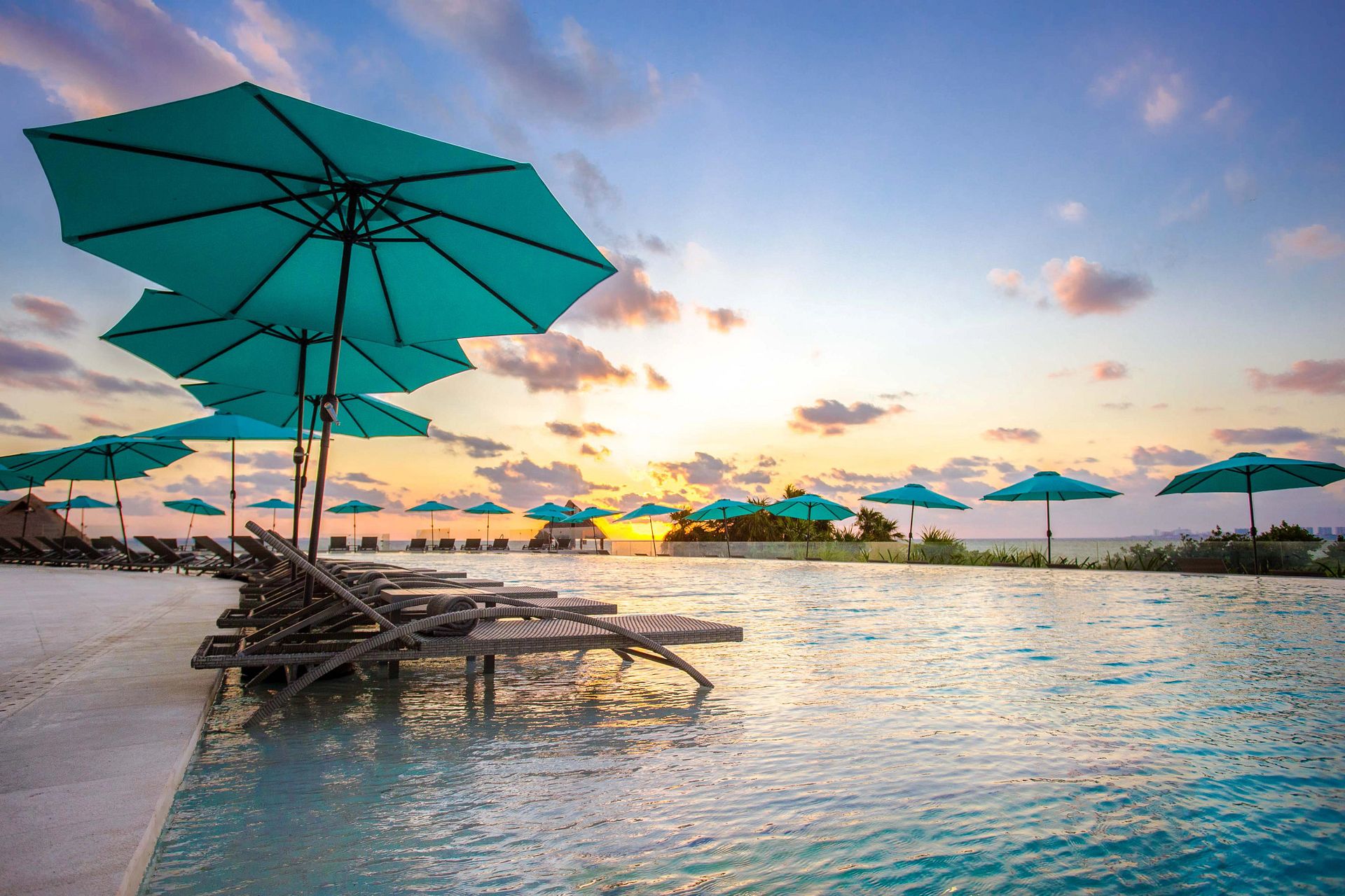Resort exterior at Dreams Vista Cancun Golf & Spa Resort