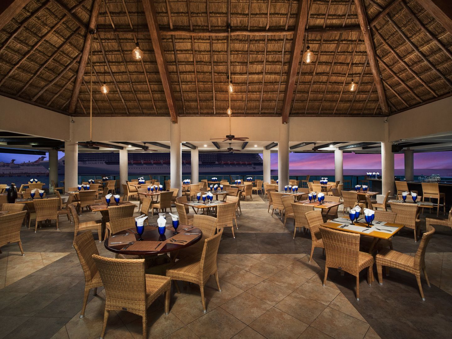 El Cid La Ceiba Beach Hotel Exterior & Grounds