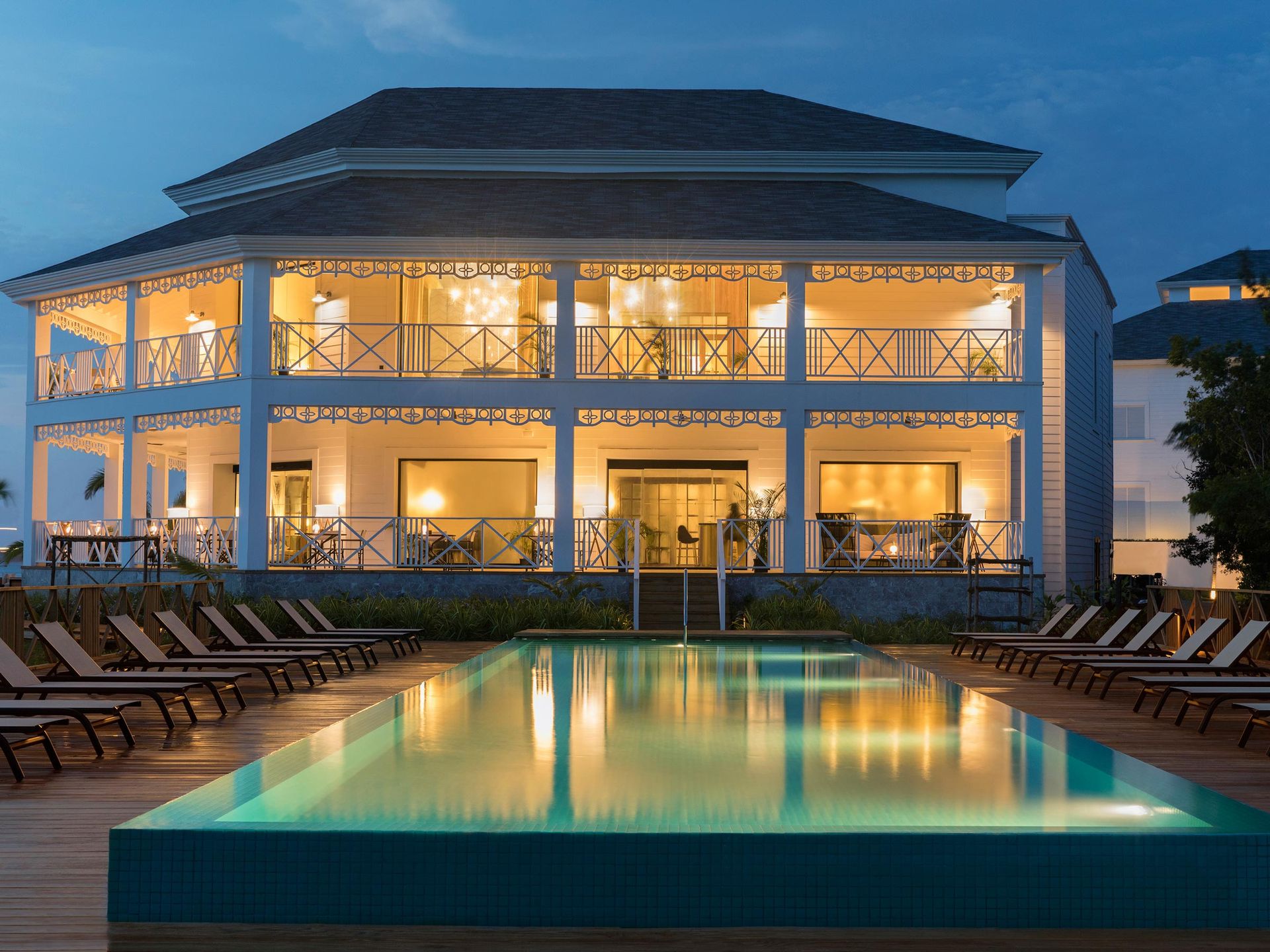 Excellence Oyster Bay Exterior & Grounds