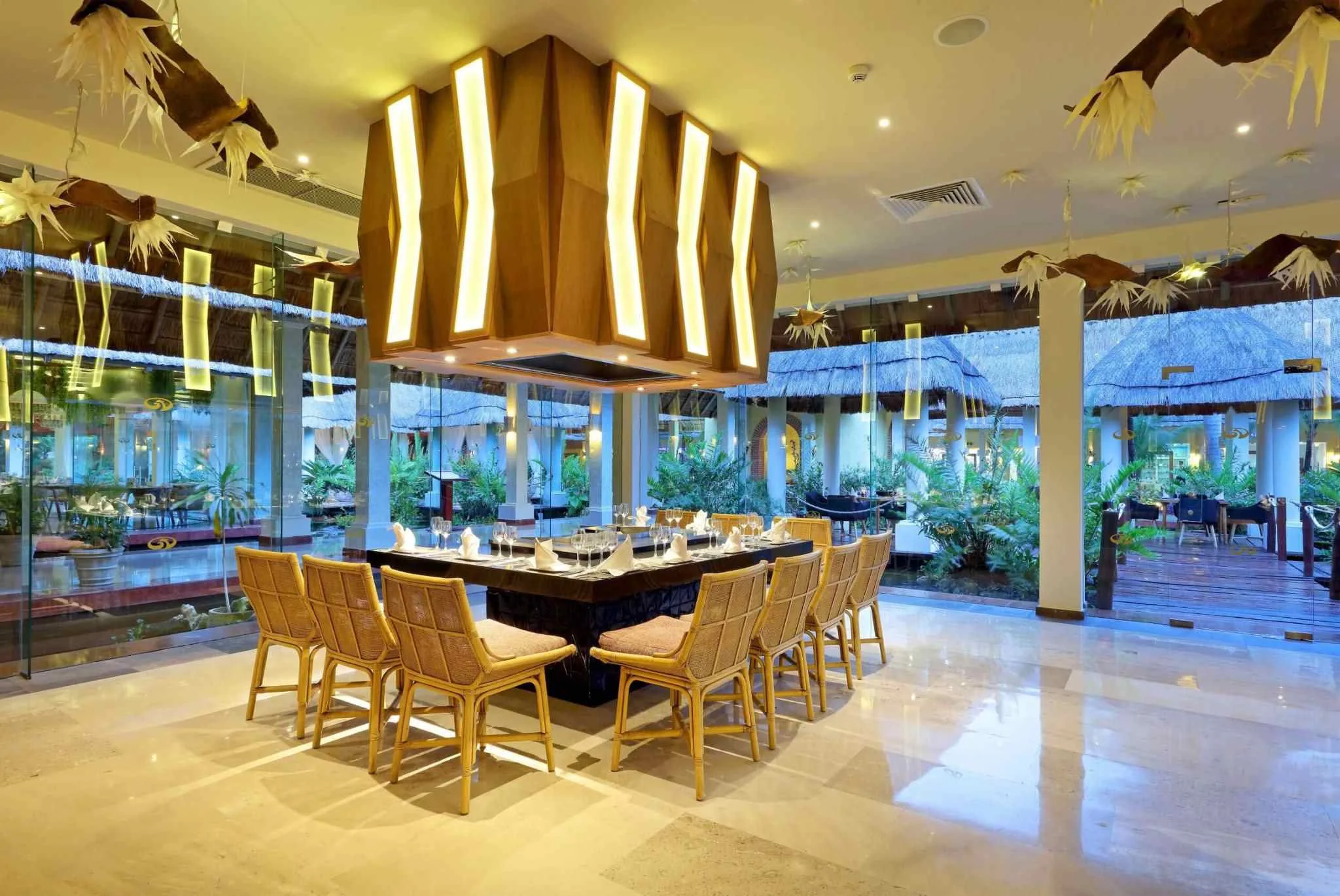 Sumptuori Japanese restaurant with teppanyaki tables