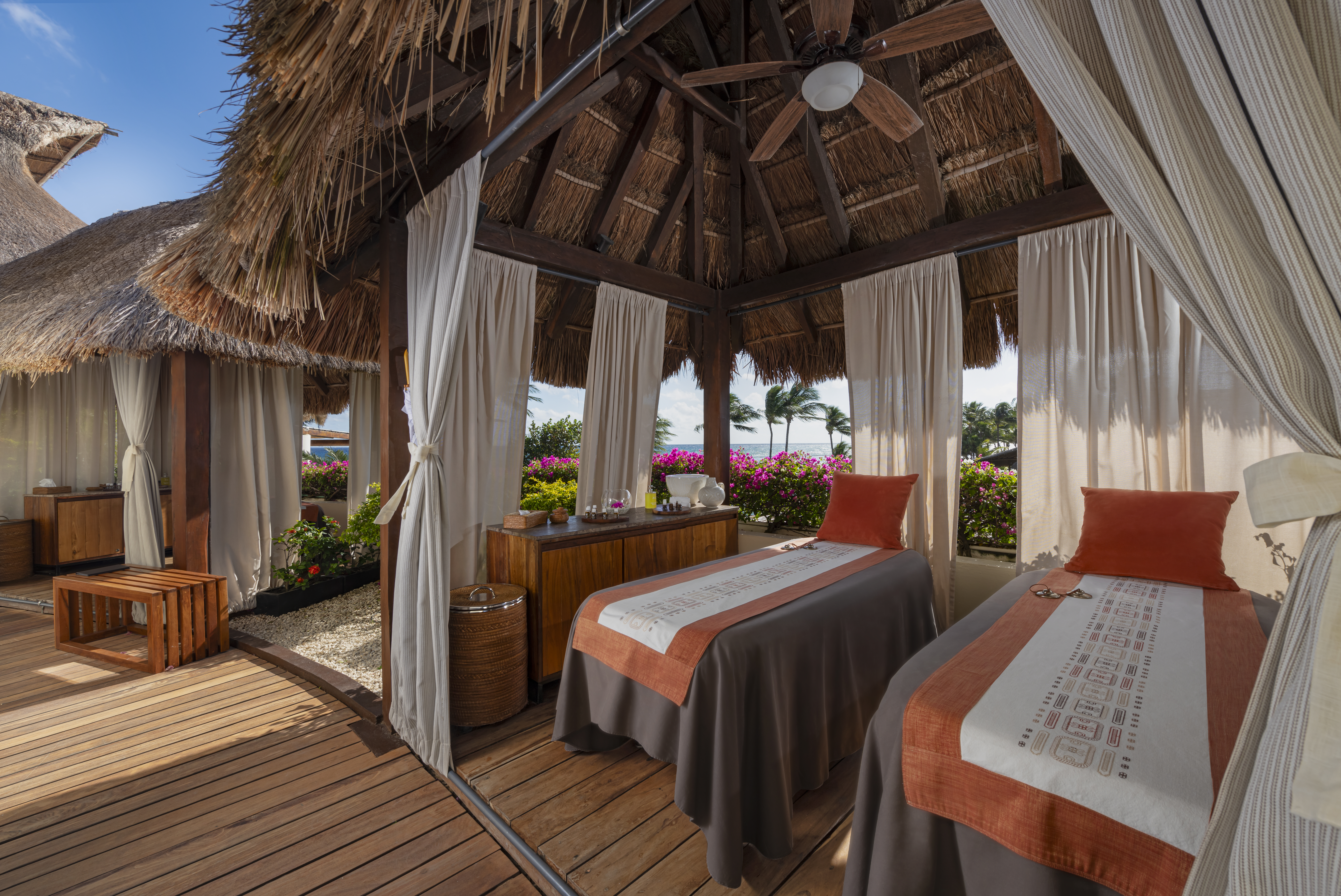 SE Spa outdoor treatment cabins in the Ambassador ambiance