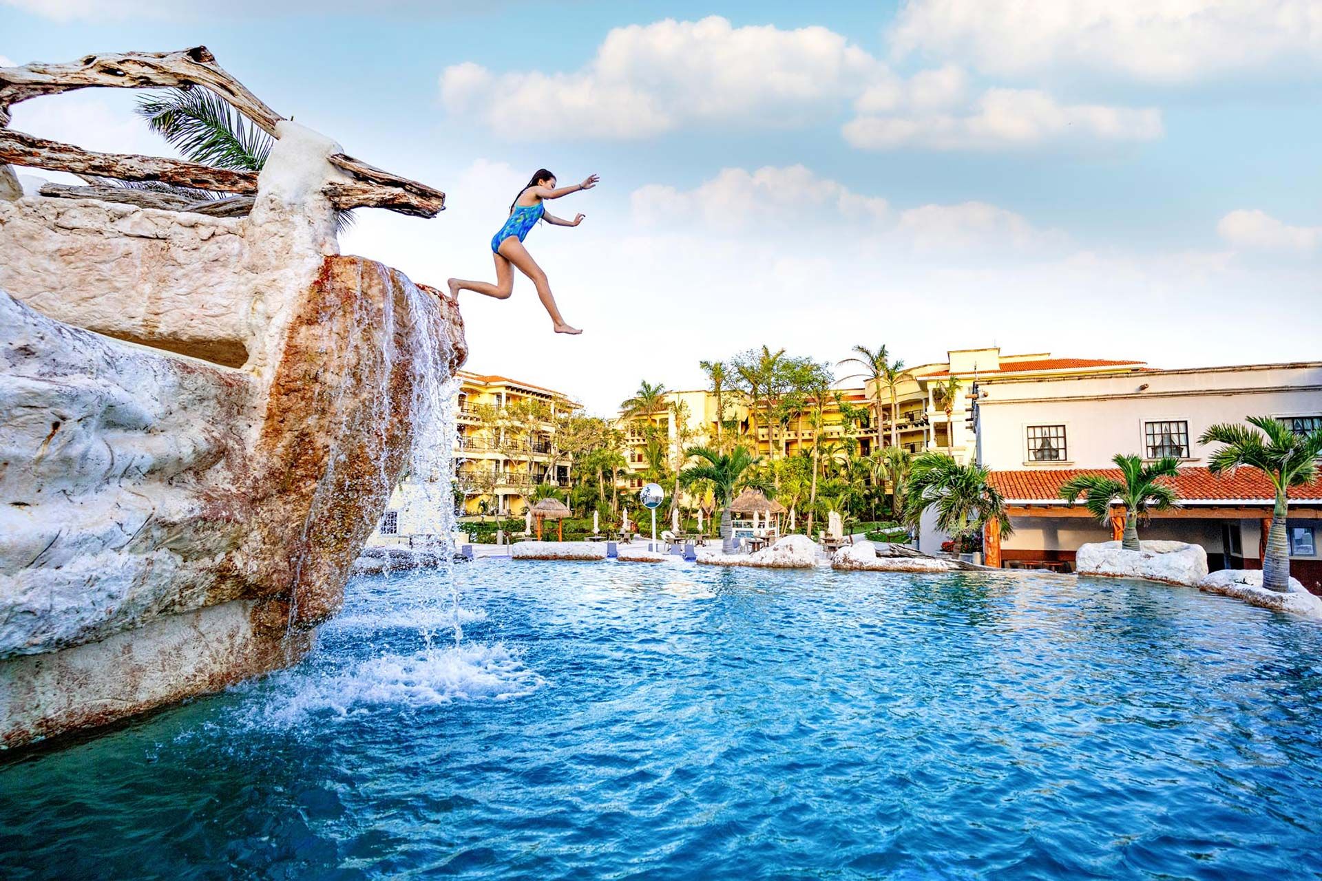 Swimming pool at Hotel Marina El Cid Spa & Beach Resort
