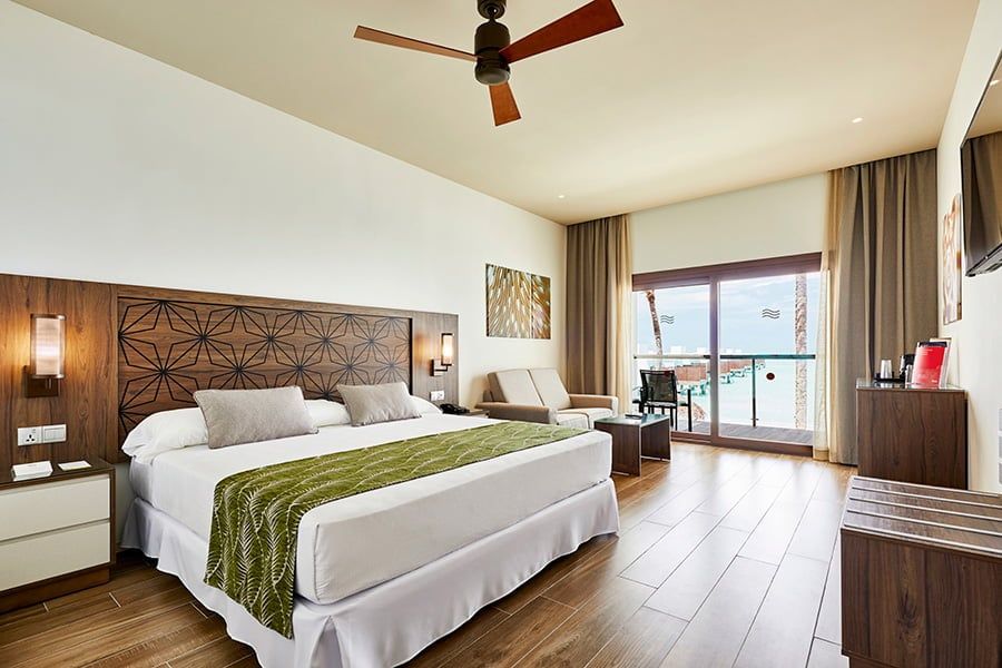 Guest room at Hotel Riu Atoll