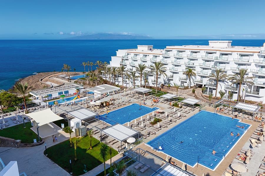 Swimming pool at Hotel Riu Buenavista