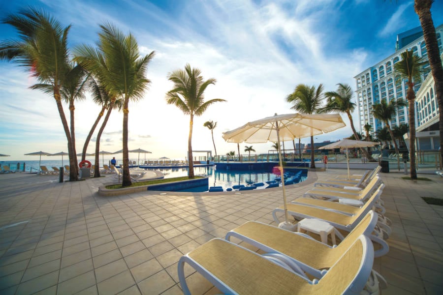 Swimming pool area at Hotel Riu Cancun