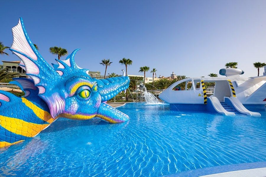 Swimming pool area at Hotel Riu Gran Canaria