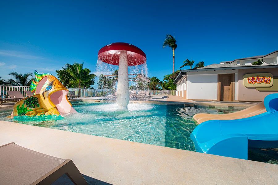 Swimming pool area at Hotel Riu Negril