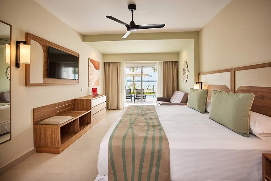 Guest room at Hotel Riu Negril