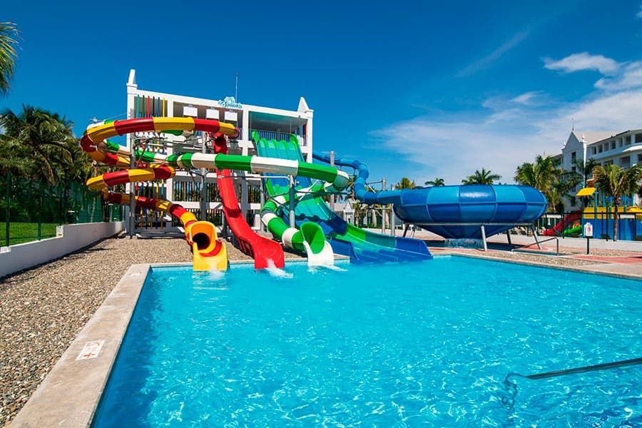 Swimming pool area at Hotel Riu Ocho Rios