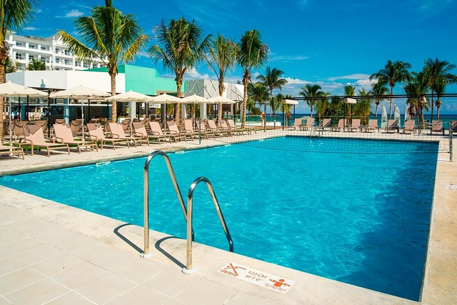 Swimming pool area at Hotel Riu Ocho Rios