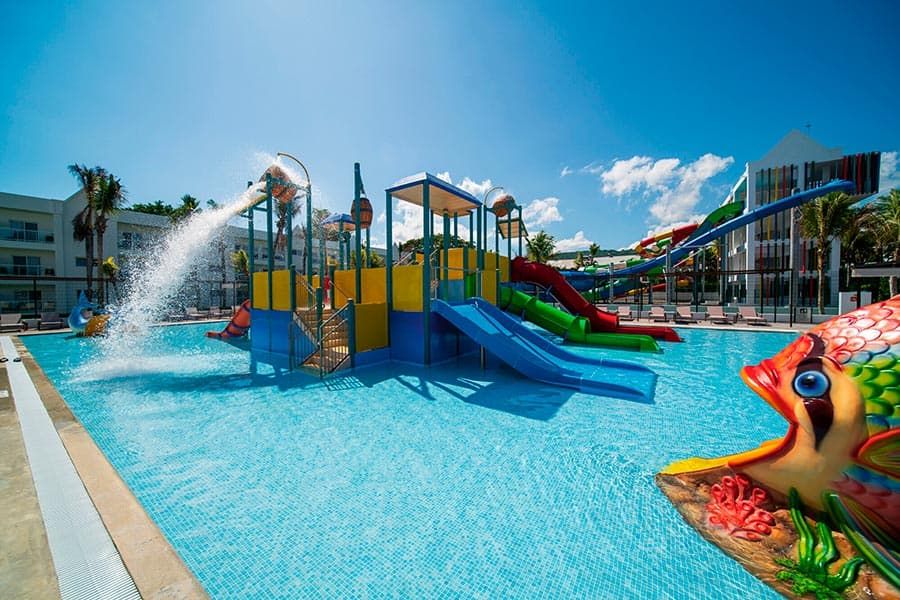Swimming pool area at Hotel Riu Ocho Rios