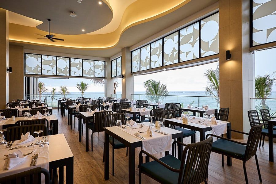 Restaurant at Hotel Riu Palace Aquarelle
