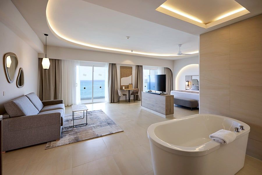 Guest room at Hotel Riu Palace Aquarelle