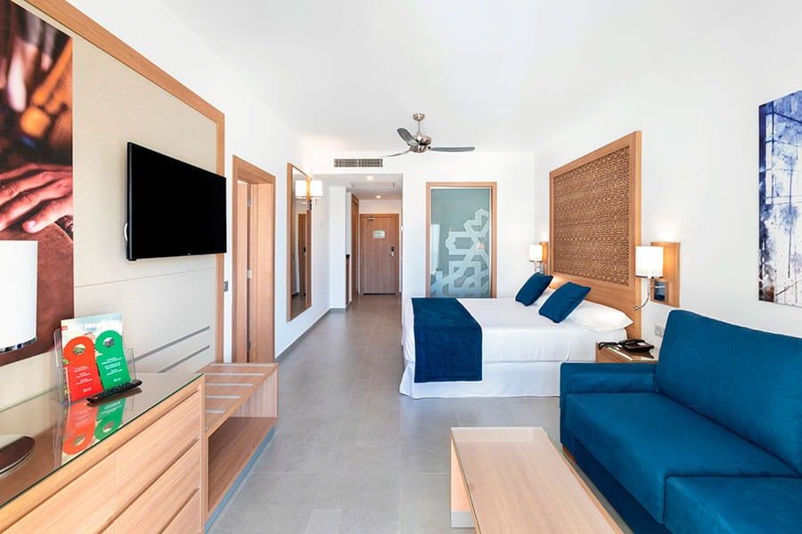 Guest room at Hotel Riu Palace Boavista