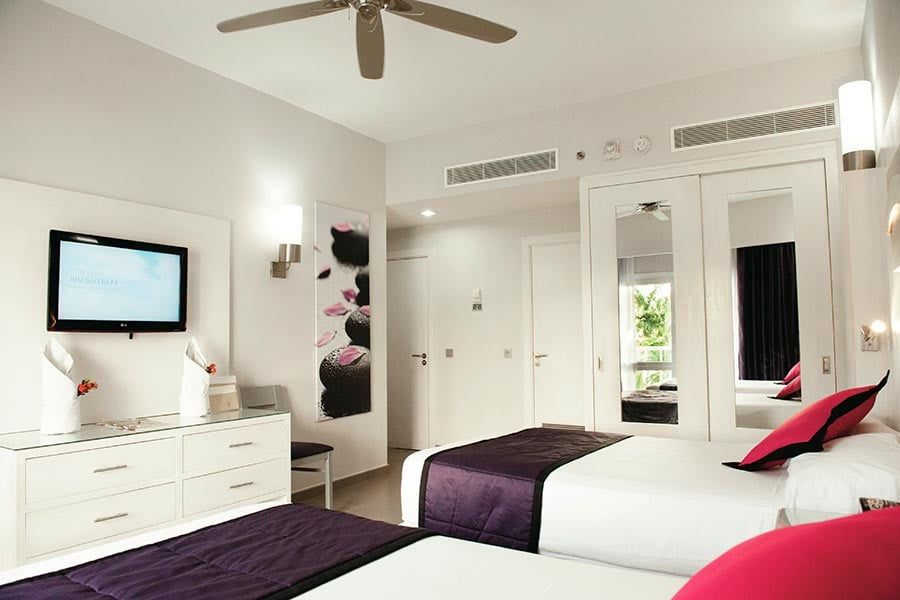 Guest room at Hotel Riu Palace Costa Rica
