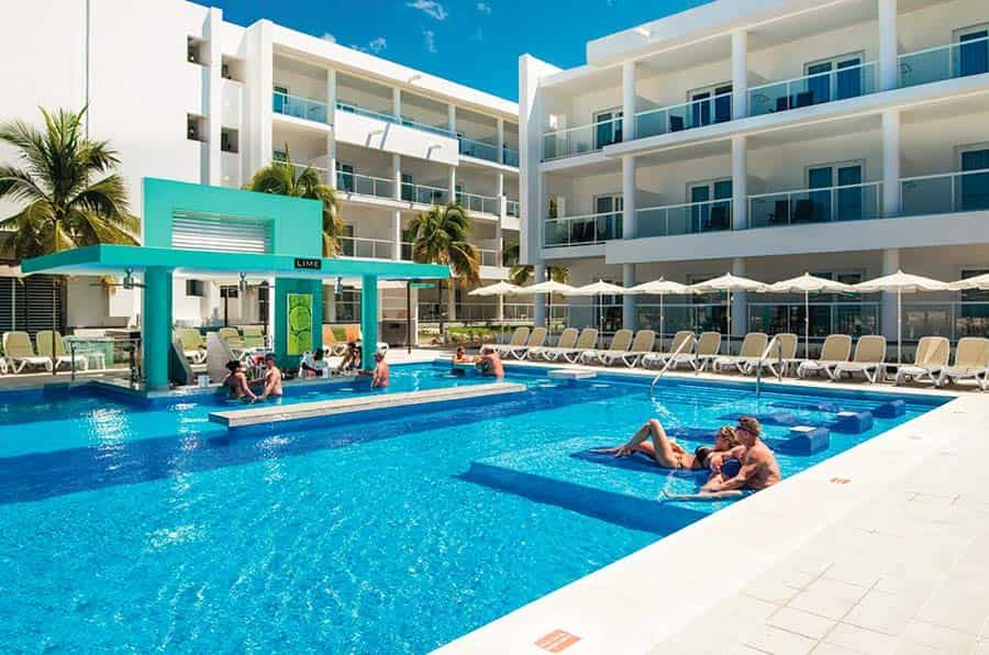 Swimming pool area at Hotel Riu Palace Jamaica