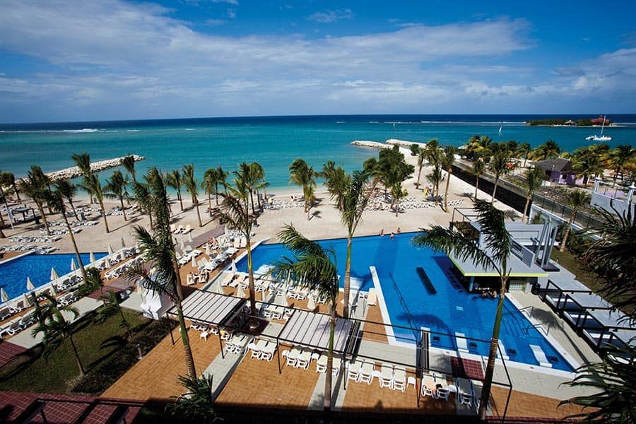 Swimming pool area at Hotel Riu Palace Jamaica