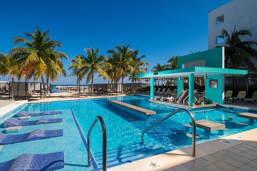 Swimming pool area at Hotel Riu Palace Jamaica