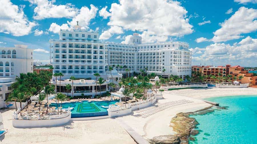 Beach at Hotel Riu Palace Las Americas