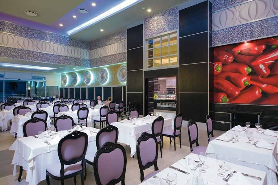 Restaurant at Hotel Riu Palace Las Americas