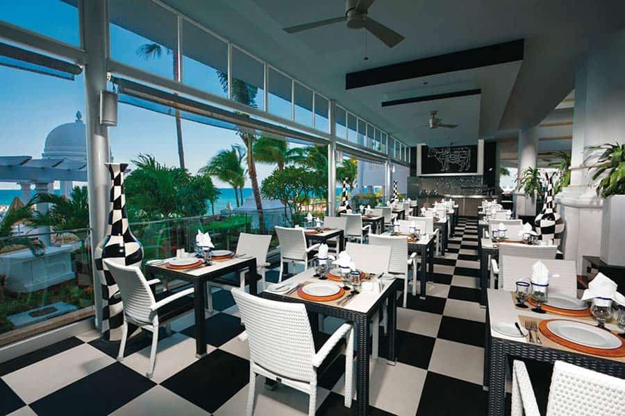 Restaurant at Hotel Riu Palace Las Americas
