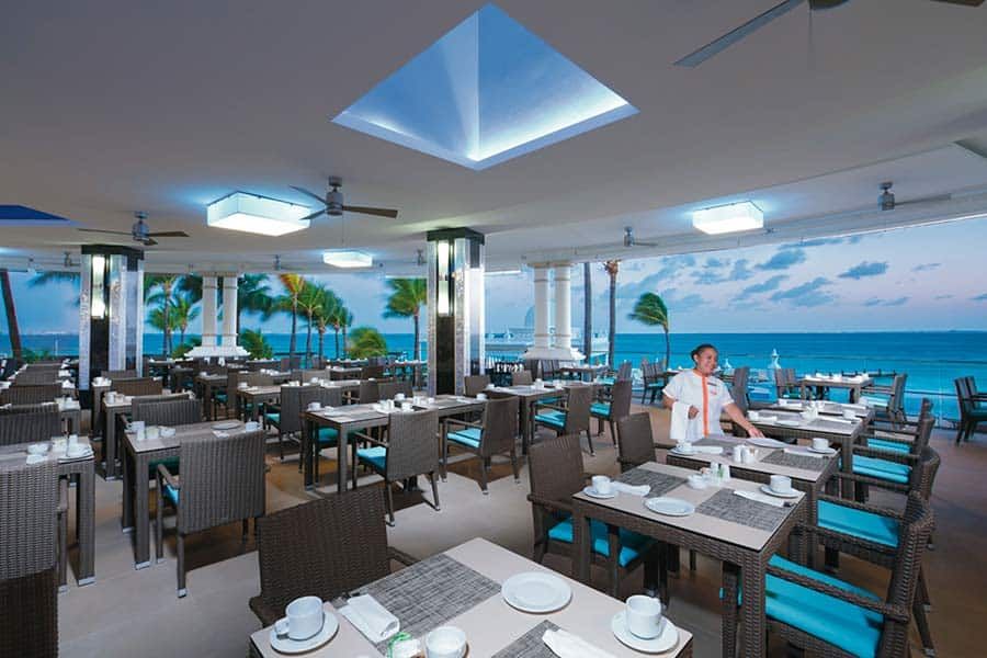 Restaurant at Hotel Riu Palace Las Americas