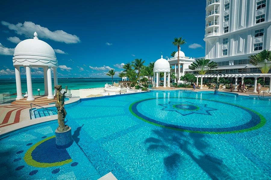 Swimming pool area at Hotel Riu Palace Las Americas