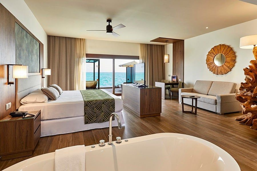 Guest room at Hotel Riu Palace Maldivas