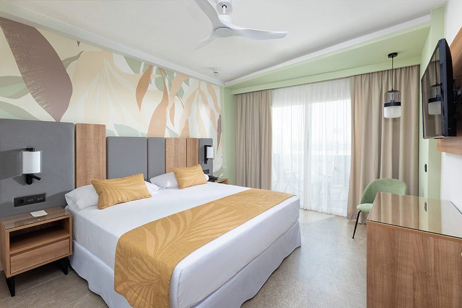 Guest room at Hotel Riu Palace Maspalomas