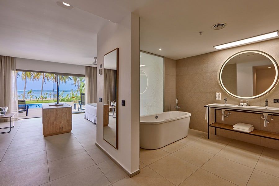 Guest room at Hotel Riu Palace Mauritius