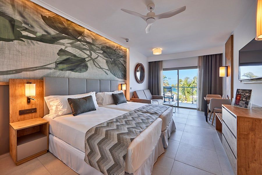 Guest room at Hotel Riu Palace Mauritius