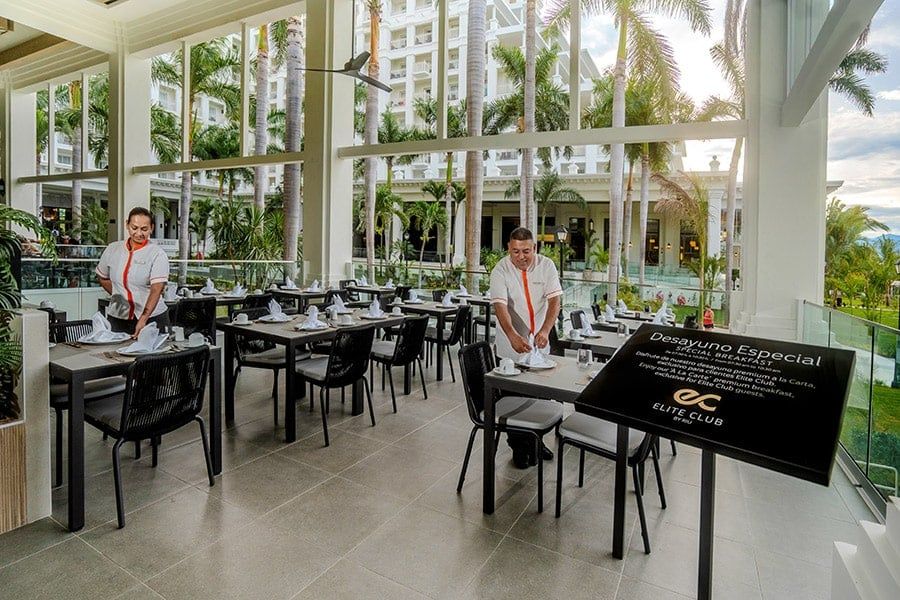 Restaurant at Hotel Riu Palace Pacifico