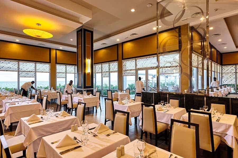 Restaurant at Hotel Riu Palace Paradise Island