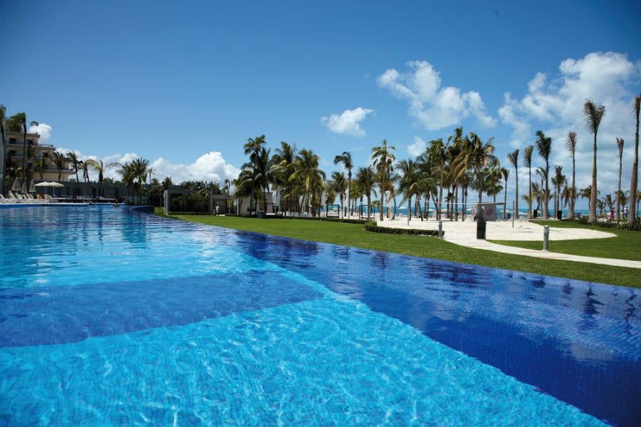 Swimming pool area at Hotel Riu Palace Peninsula