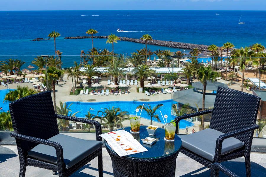 Guest room at Hotel Riu Palace Tenerife