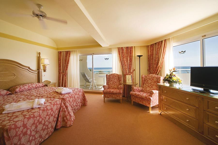 Guest room at Hotel Riu Palace Tres Islas