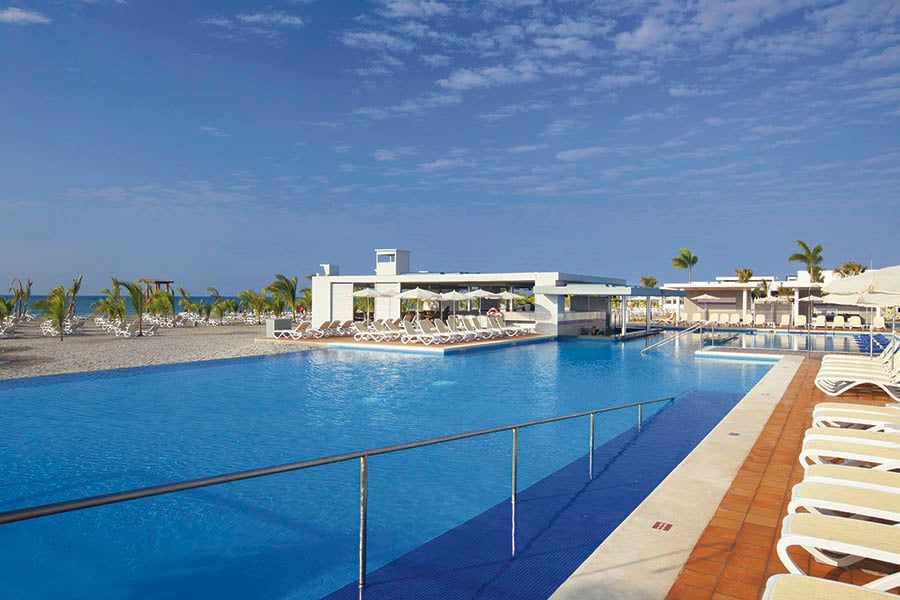 Swimming pool at Hotel Riu Playa Blanca