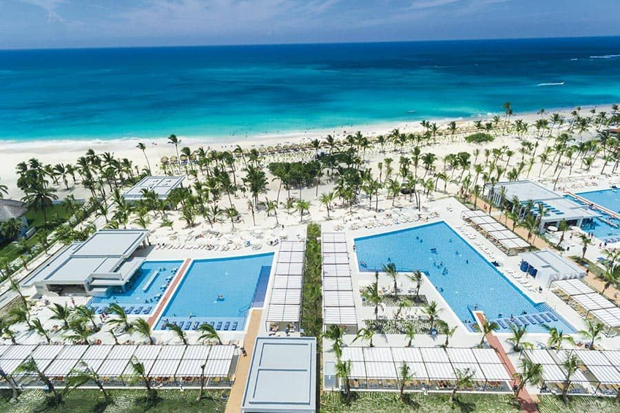 Swimming pool area at Hotel Riu Republica