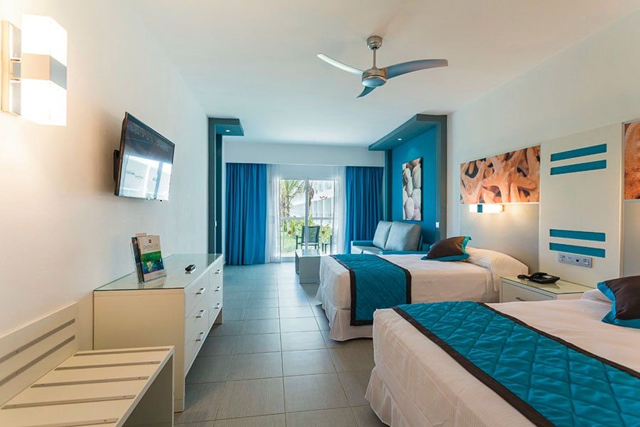 Guest room at Hotel Riu Republica