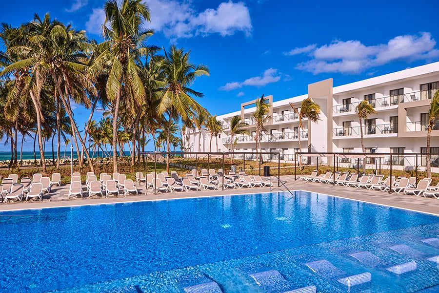 Swimming pool area at Hotel Riu Turquoise